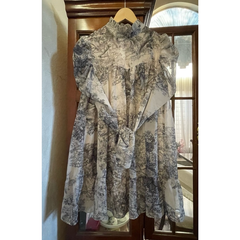 Romantic mini dress